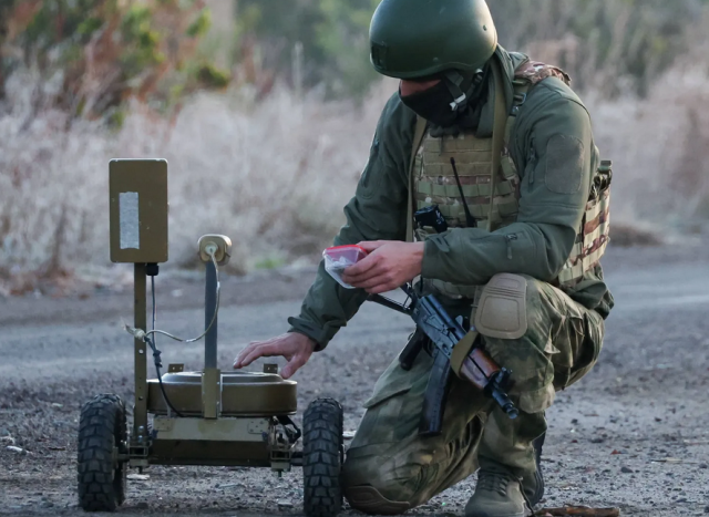 Screenshot 2024-03-15 at 11-23-55 Roboterarmee gegen Russland Minipanzer und Spielzeugautos sollen der Ukraine Heil bringen.png